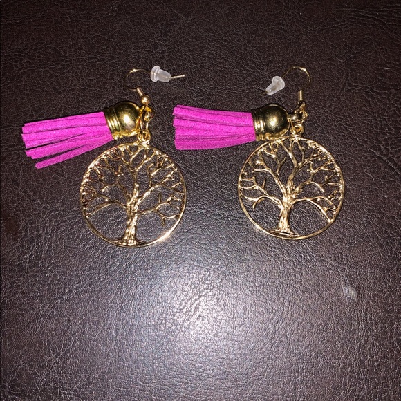 Earring - Picture 4 of 5